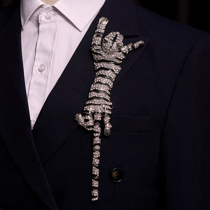 Spilla da uomo con grande tigre maestosa e strass scintillanti di lusso - image 2