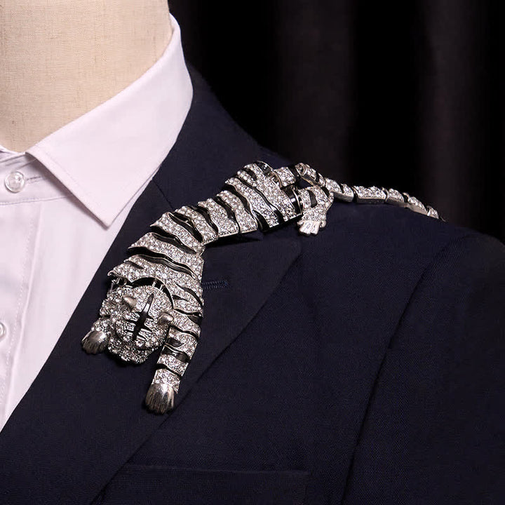Spilla da uomo con grande tigre maestosa e strass scintillanti di lusso - Argento - image 0
