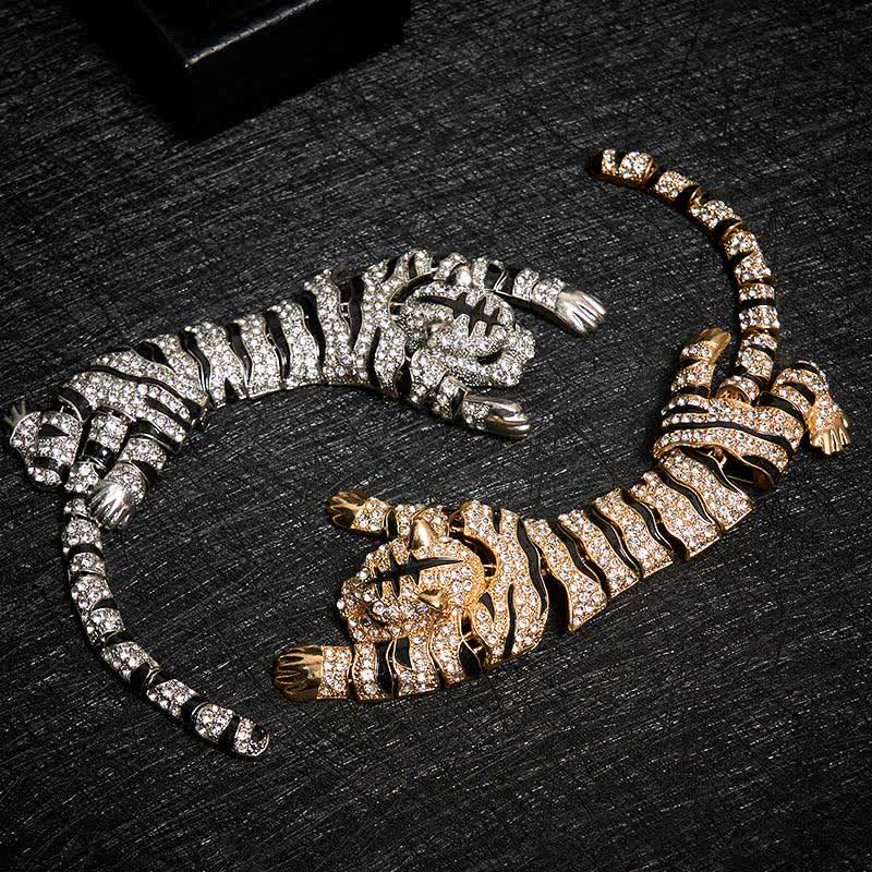 Spilla da uomo con grande tigre maestosa e strass scintillanti di lusso - image 8