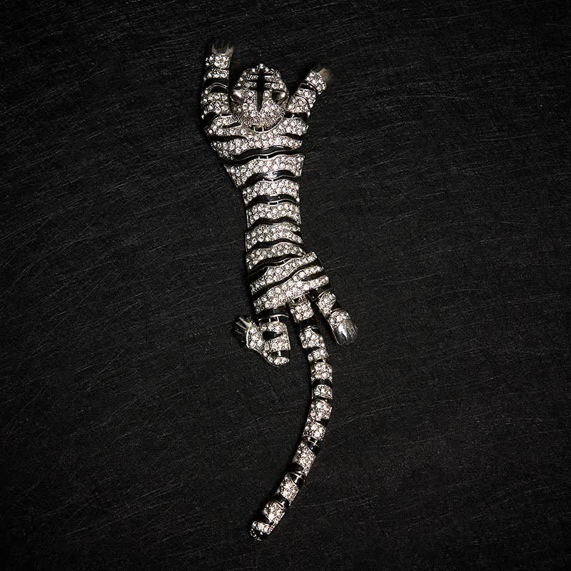 Spilla da uomo con grande tigre maestosa e strass scintillanti di lusso - image 6