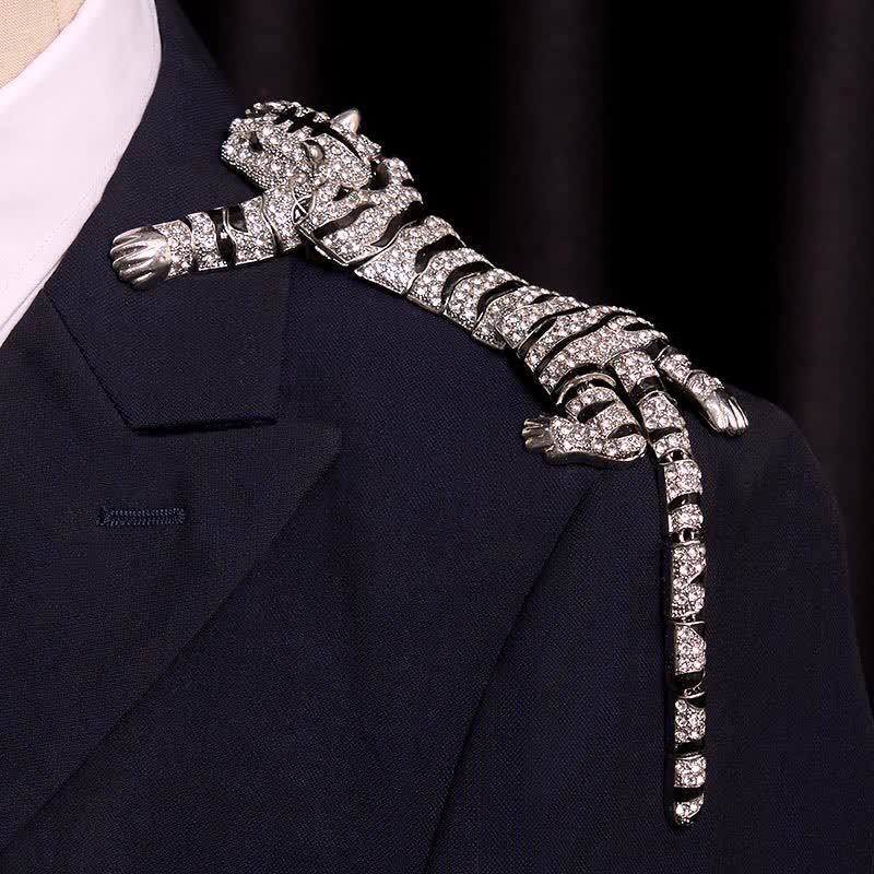 Spilla da uomo con grande tigre maestosa e strass scintillanti di lusso - image 3