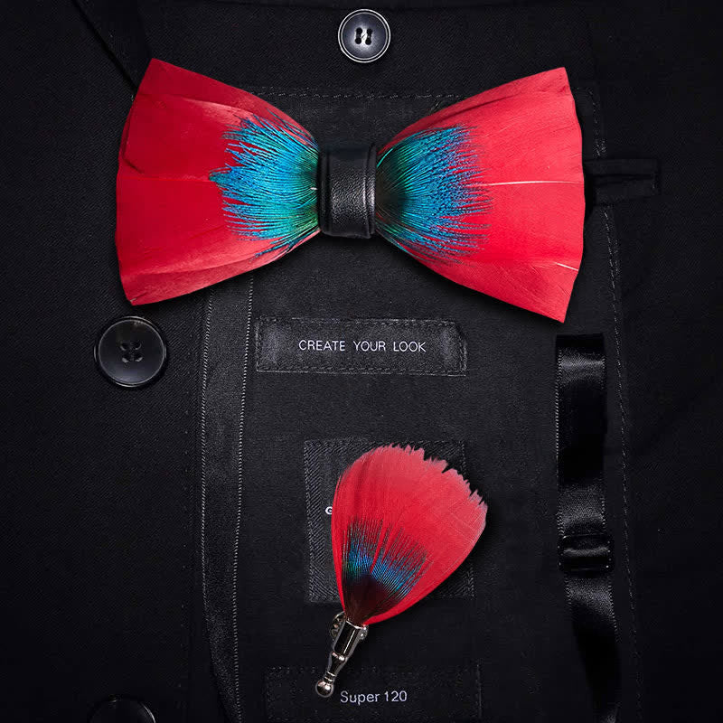 Papillon esotico con piume rosse e blu e spilla da bavero - Rosso e blu - image 0
