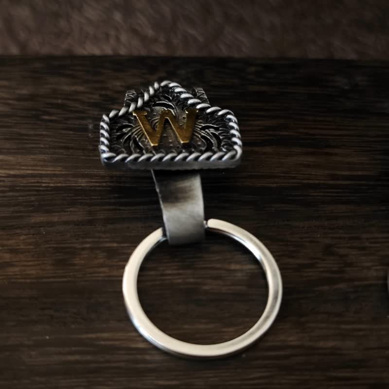 Portachiavi in metallo con lettera retrò in stile cowboy western - image 2