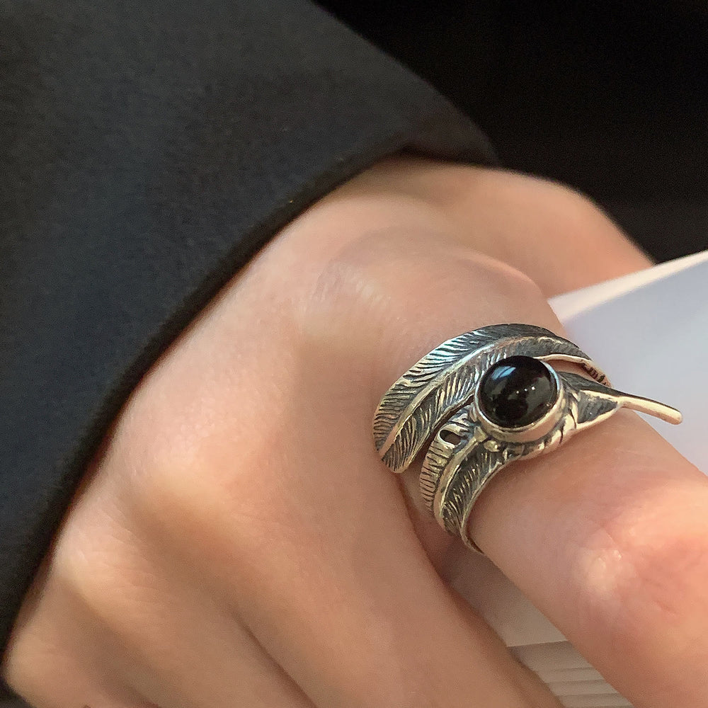 Anello vintage in argento smaltato con piuma nera - image 1
