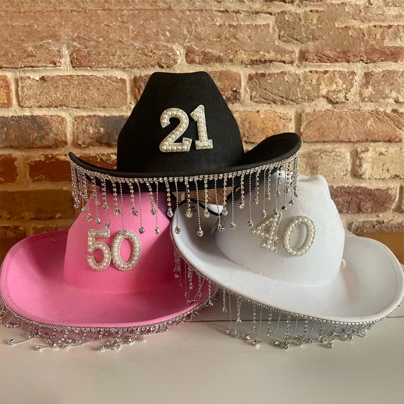 Adesivo con lettera digitale fai da te con nappa di perle e cappello da cowboy - image 0