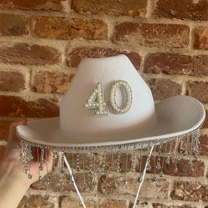 Adesivo con lettera digitale fai da te con nappa di perle e cappello da cowboy - image 2