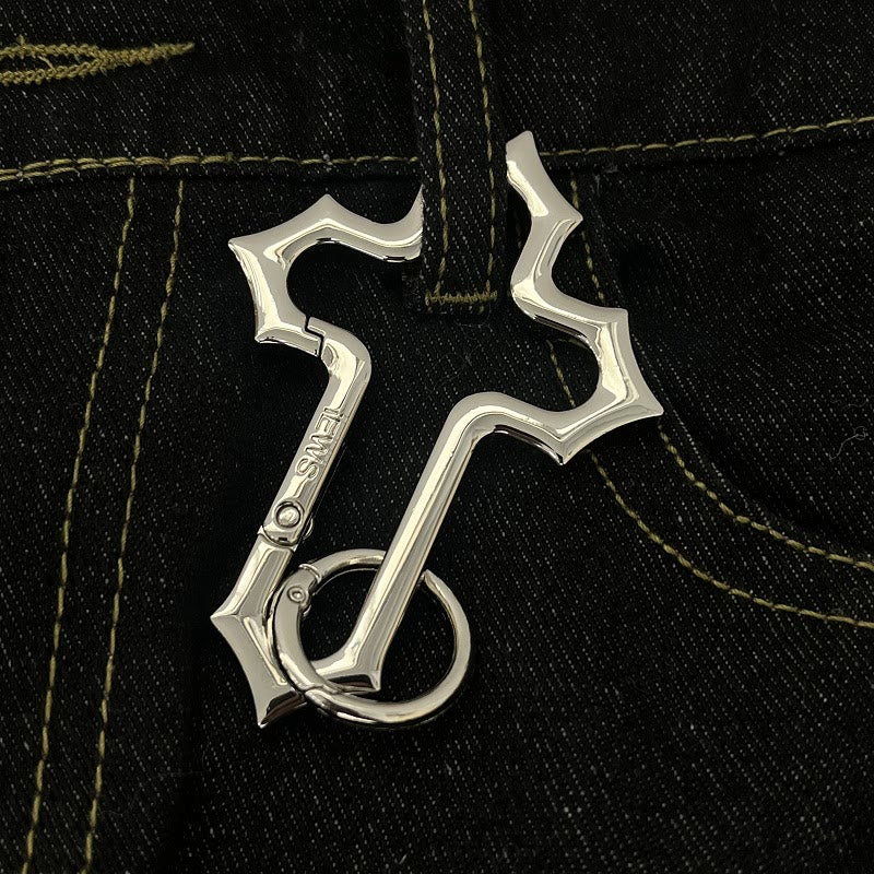 Portachiavi in lega a forma di croce con design traforato e anello - image 0