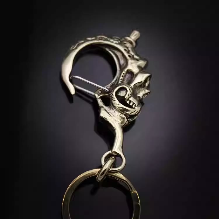 Portachiavi creativo a forma di teschio in ottone con anello - Portachiavi - image 0