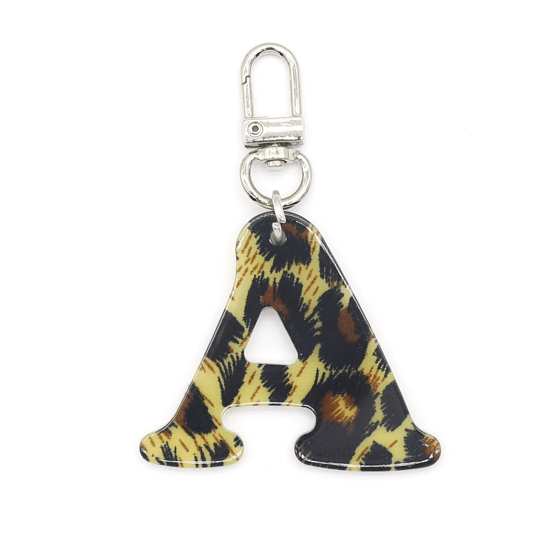 Portachiavi con ciondolo a forma di lettera con stampa leopardata e cappello da cowboy - image 6