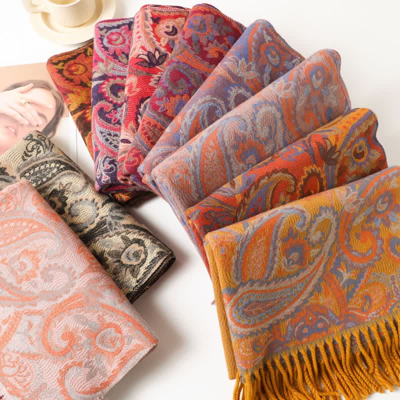 Sciarpa con nappe in jacquard Paisley Boho-Chic Aesthetics - image 1