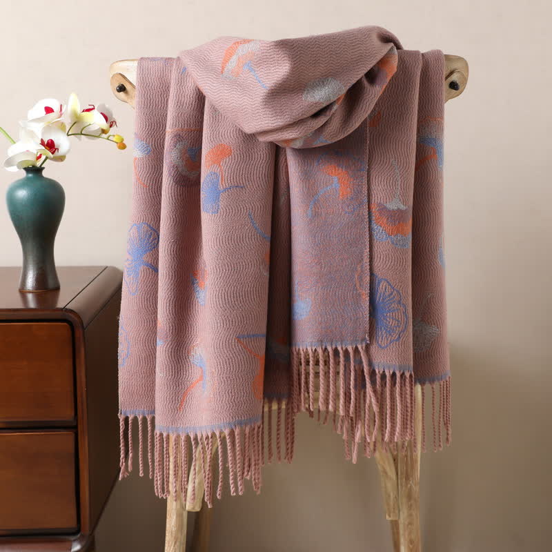 Sciarpa bifacciale con motivo a foglie di ginkgo e nappe - Marrone rosato - image 3