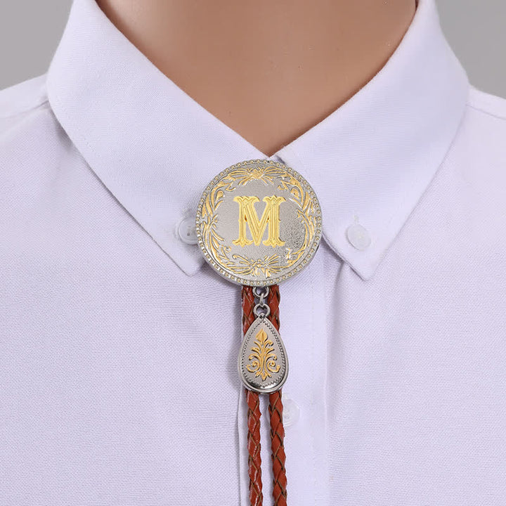 Cravatta Bolo in pelle marrone con iniziale e ciondolo a forma di lacrima - Oro - M - image 15