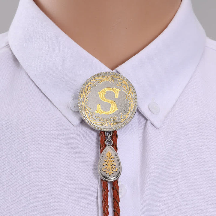 Cravatta Bolo in pelle marrone con iniziale e ciondolo a forma di lacrima - Oro - S - image 21