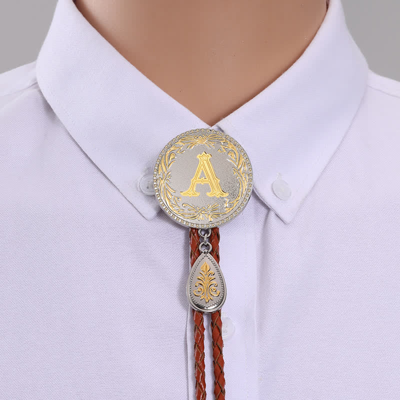 Cravatta Bolo in pelle marrone con iniziale e ciondolo a forma di lacrima - Oro - A - image 4