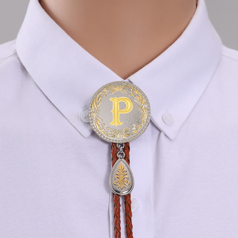Cravatta Bolo in pelle marrone con iniziale e ciondolo a forma di lacrima - Oro - P - image 18