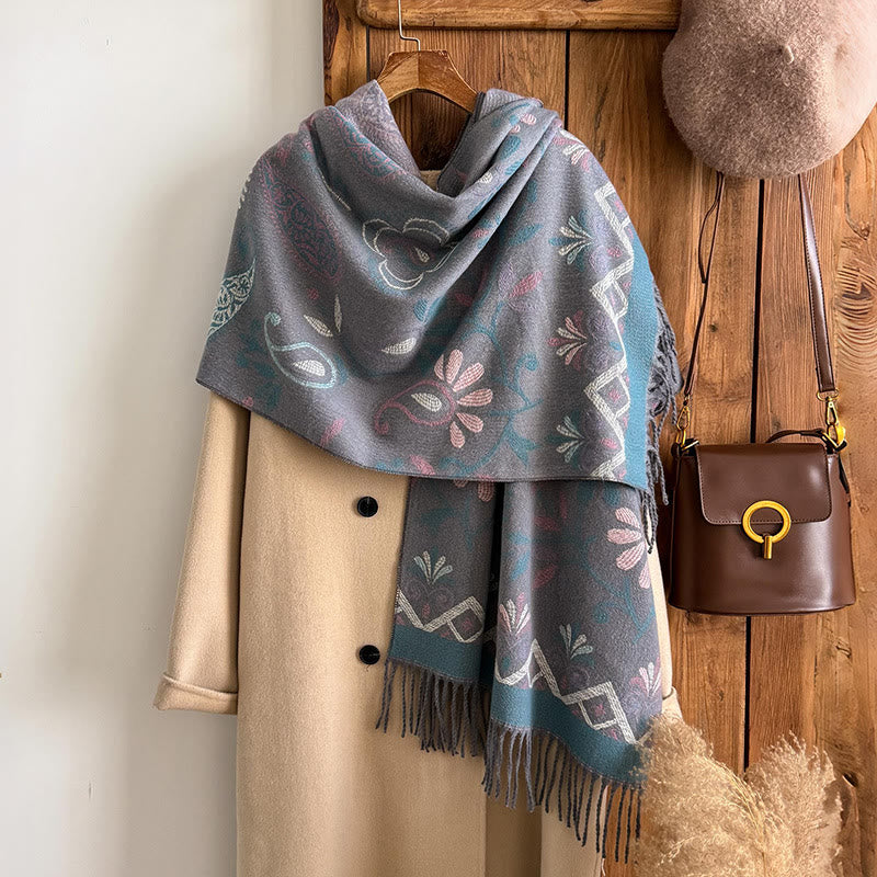 Sciarpa scialle invernale calda con nappe stampate in stile bohémien da donna - image 9