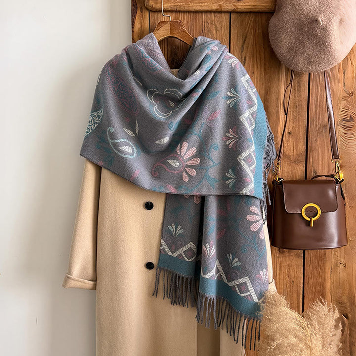 Sciarpa scialle invernale calda con nappe stampate in stile bohémien da donna - image 9