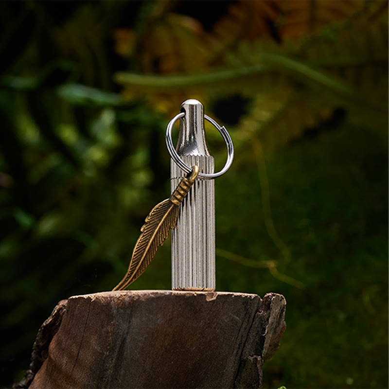 Portachiavi creativo a forma di coltello a capsula, pendente in lega di piume, collana in argento - image 5