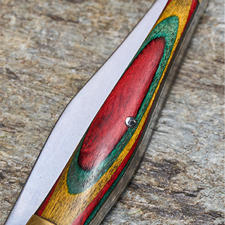 Coltello pieghevole in ottone colorato con mano di Buddha e collana in pietra rossa - image 7