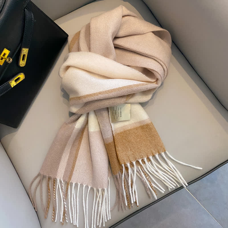 Sciarpa unisex in calda lana con motivo a quadri e nappe - #5 - image 9