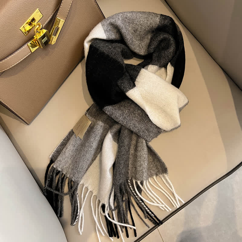 Sciarpa unisex in calda lana con motivo a quadri e nappe - #15 - image 19