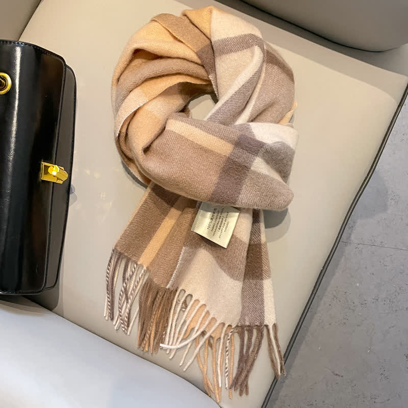 Sciarpa unisex in calda lana con motivo a quadri e nappe - #11 - image 15