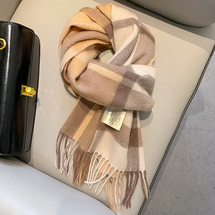 Sciarpa unisex in calda lana con motivo a quadri e nappe - #11 - image 15