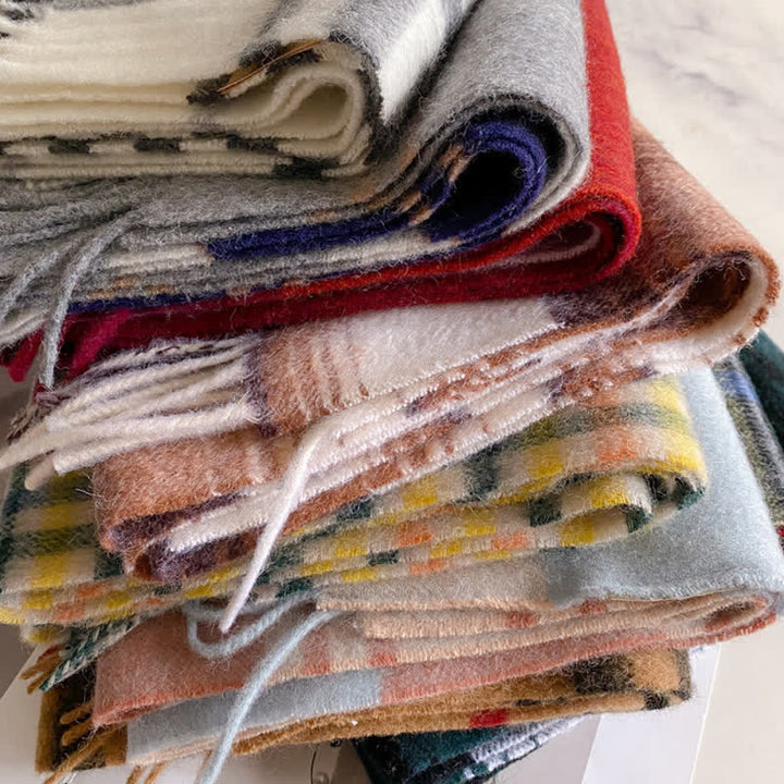 Sciarpa unisex in calda lana con motivo a quadri e nappe - image 5