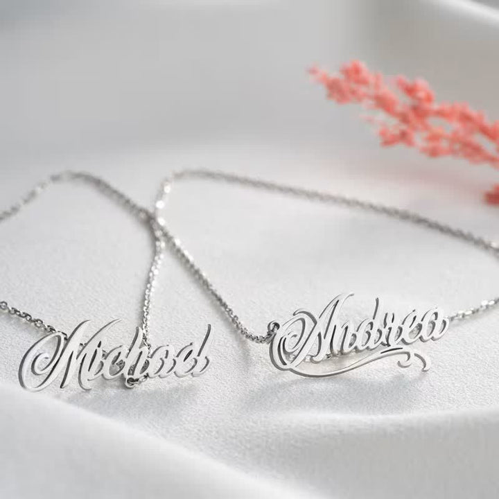 Spilla elegante e chic con nomi personalizzati e catena - image 1