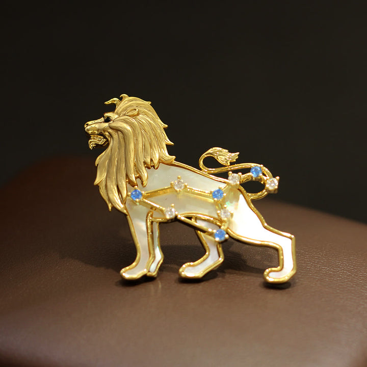 Spilla in oro con 12 costellazioni in madreperla e cristallo blu - Leone - image 8
