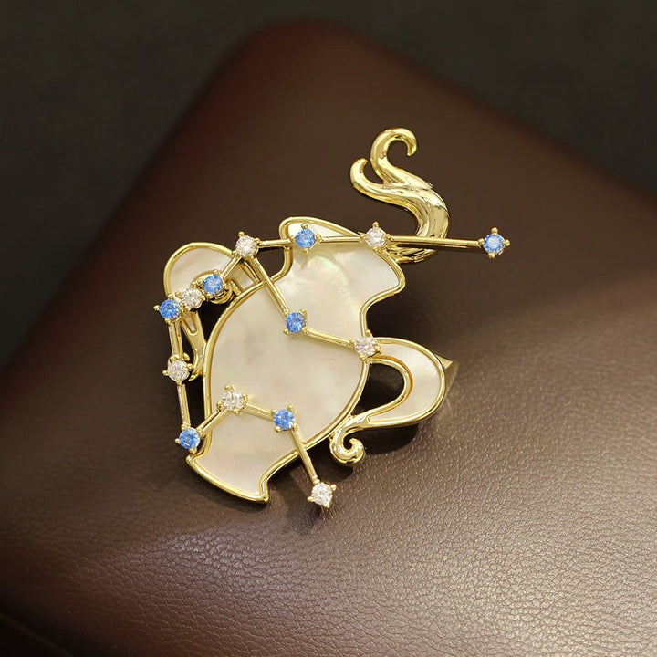 Spilla in oro con 12 costellazioni in madreperla e cristallo blu - Acquario - image 19