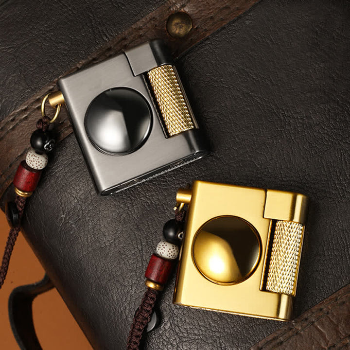 Accendino gonfiabile a cherosene con decompressione rotante quadrato - image 1