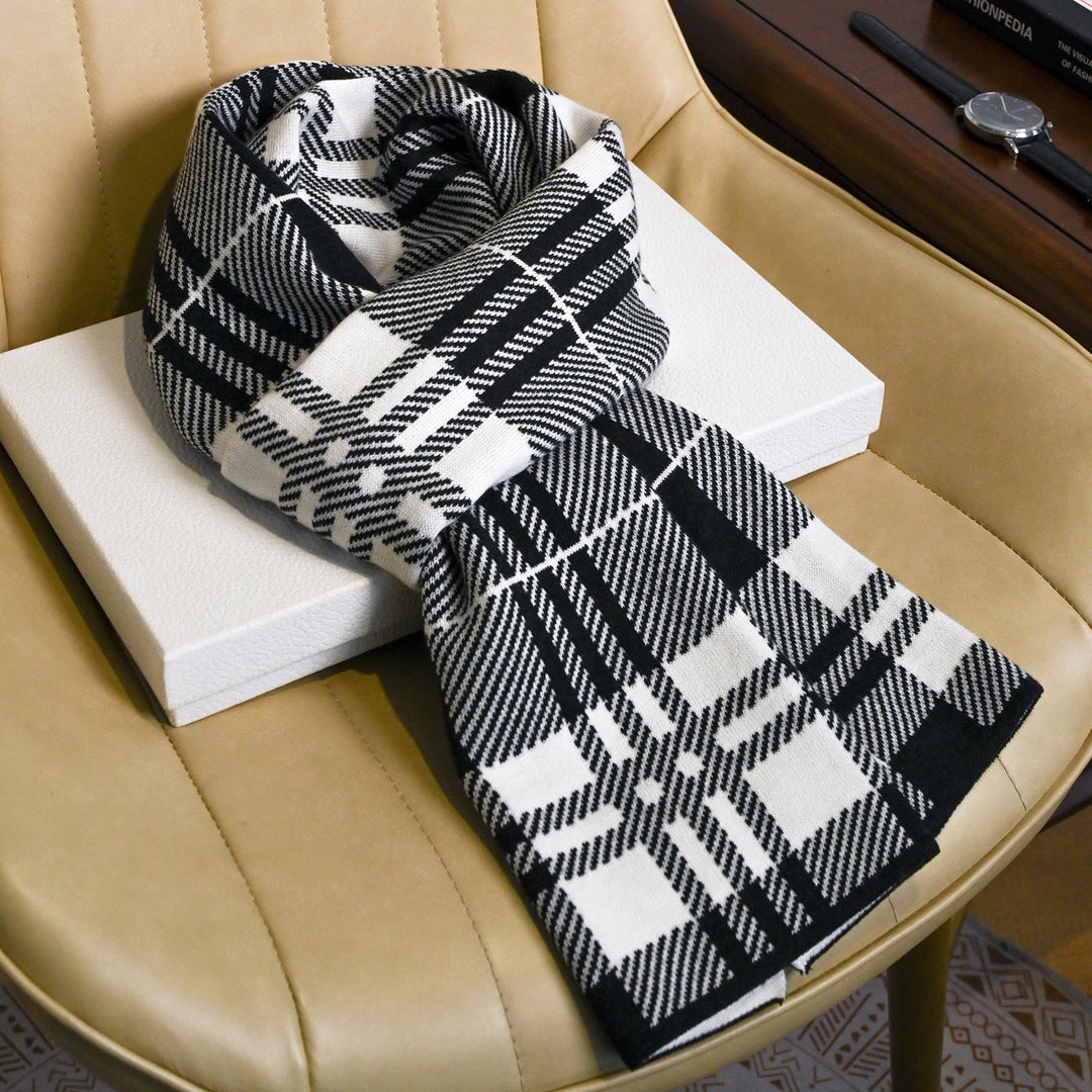 Sciarpa invernale da uomo con motivo scozzese testurizzato ed elegante - In bianco e nero - image 0