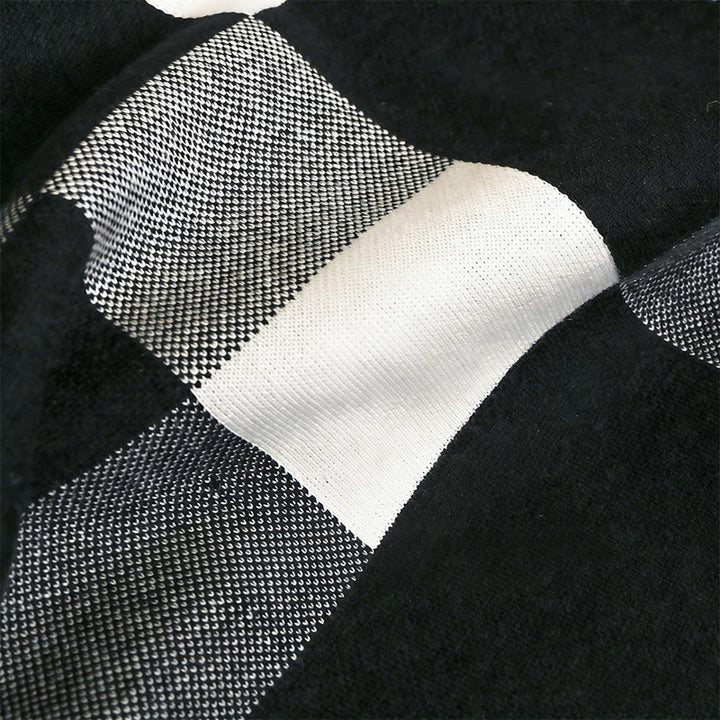 Sciarpa invernale versatile e accogliente da uomo, a quadri bianchi e neri - image 2