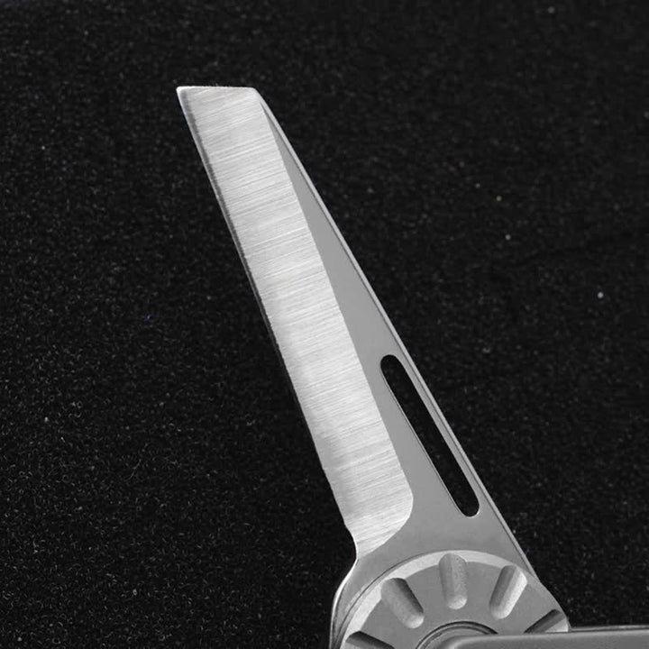 Portachiavi da arrampicata con coltello pieghevole in lega di titanio - image 6