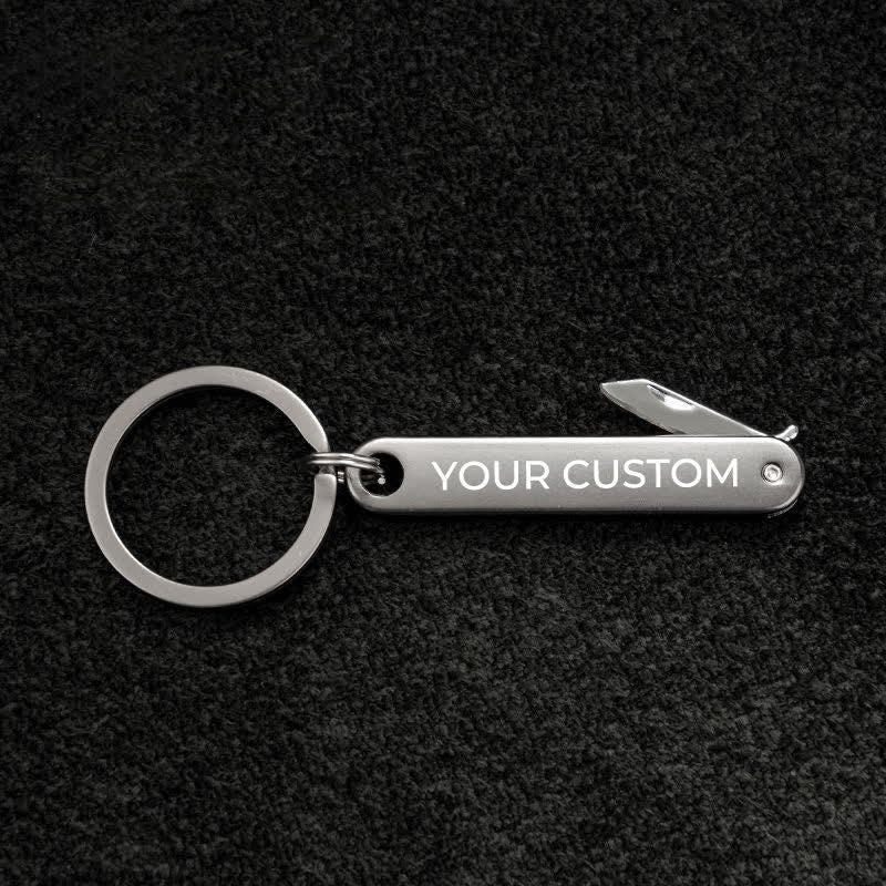 Portachiavi personalizzato con mini coltello pieghevole e testo inciso - Grigio - image 10