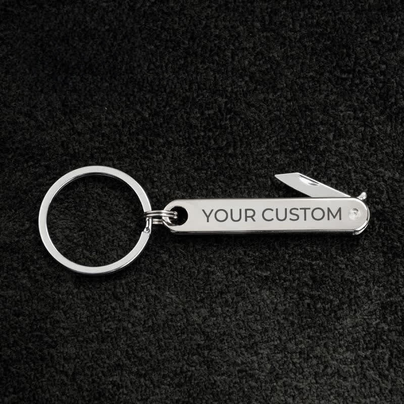 Portachiavi personalizzato con mini coltello pieghevole e testo inciso - Argento - image 9