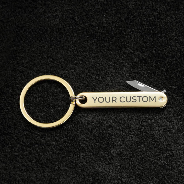 Portachiavi personalizzato con mini coltello pieghevole e testo inciso - Oro - image 8