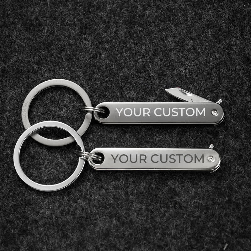 Portachiavi personalizzato con mini coltello pieghevole e testo inciso - image 6