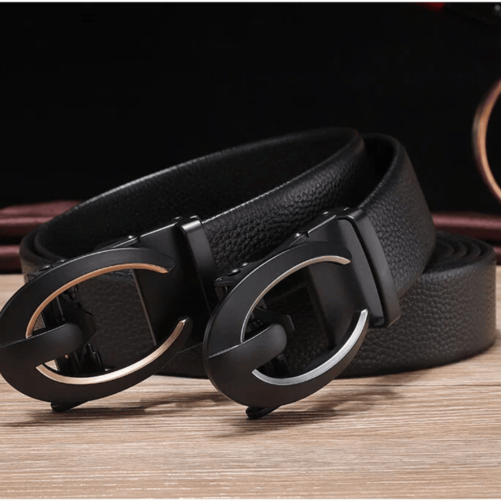 Cintura da uomo in pelle nera con fibbia automatica a forma di C - image 3