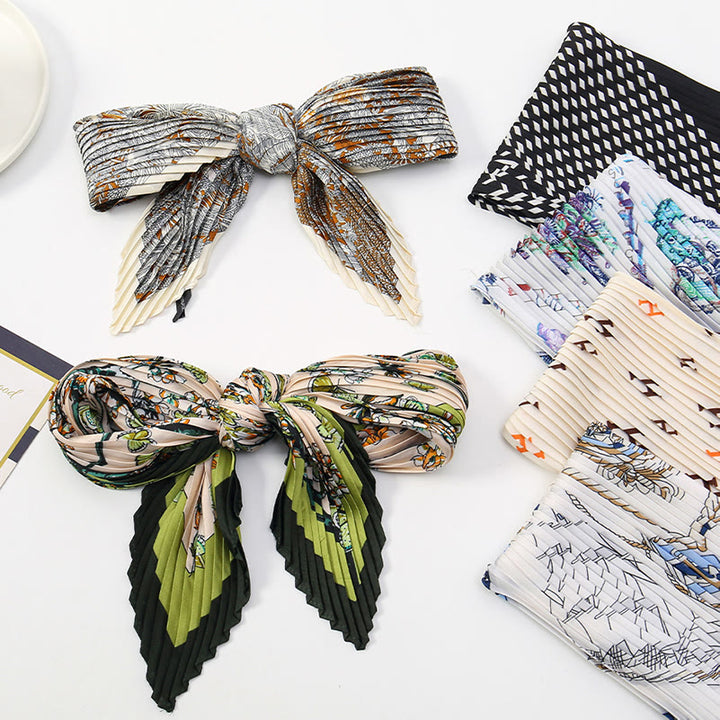 Sciarpa leggera e fluida per tutte le stagioni con motivo artistico plissettato da donna - image 24