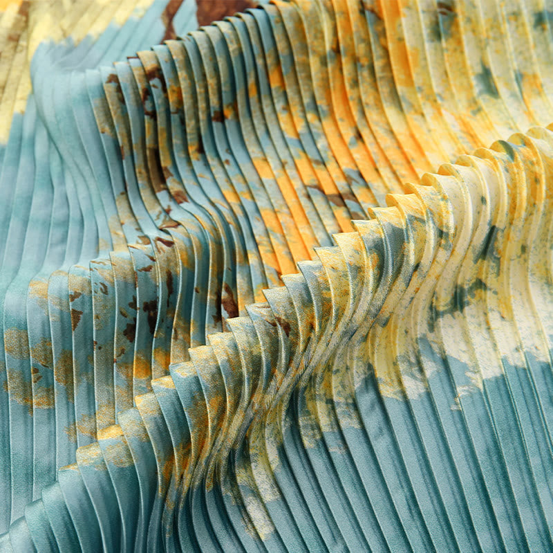 Sciarpa leggera e fluida per tutte le stagioni con motivo artistico plissettato da donna - image 2