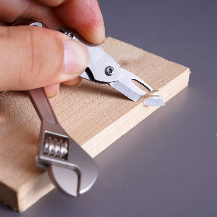 Set di utensili compatti 4 in 1 con coltello, chiave inglese, cacciavite e portachiavi - image 7