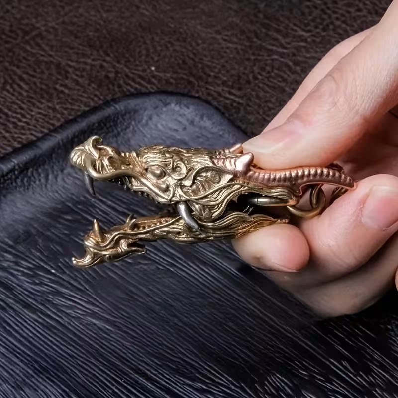 Portachiavi vintage con clip a forma di testa di drago bicolore intricato - image 1