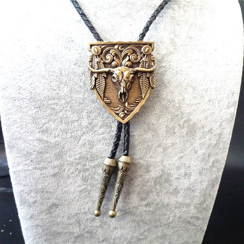 Cravatta di cuoio vintage in metallo intagliato con emblema del teschio di manzo - Stile n. 1 - image 0