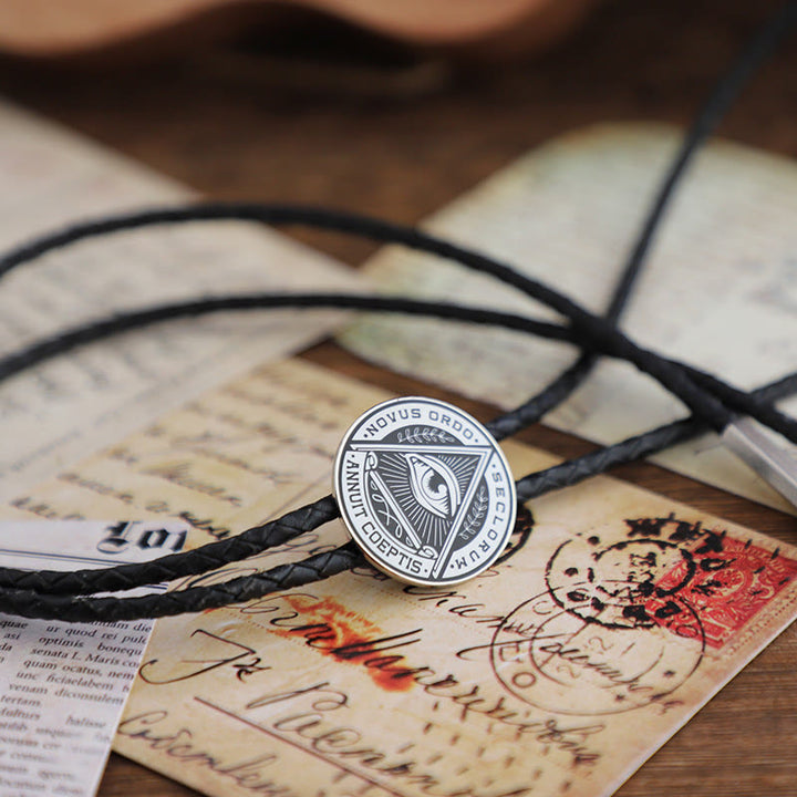 Cravatta Bolo in metallo vintage con iscrizione latina "Occhio della Provvidenza" - Stile n. 4 - image 5