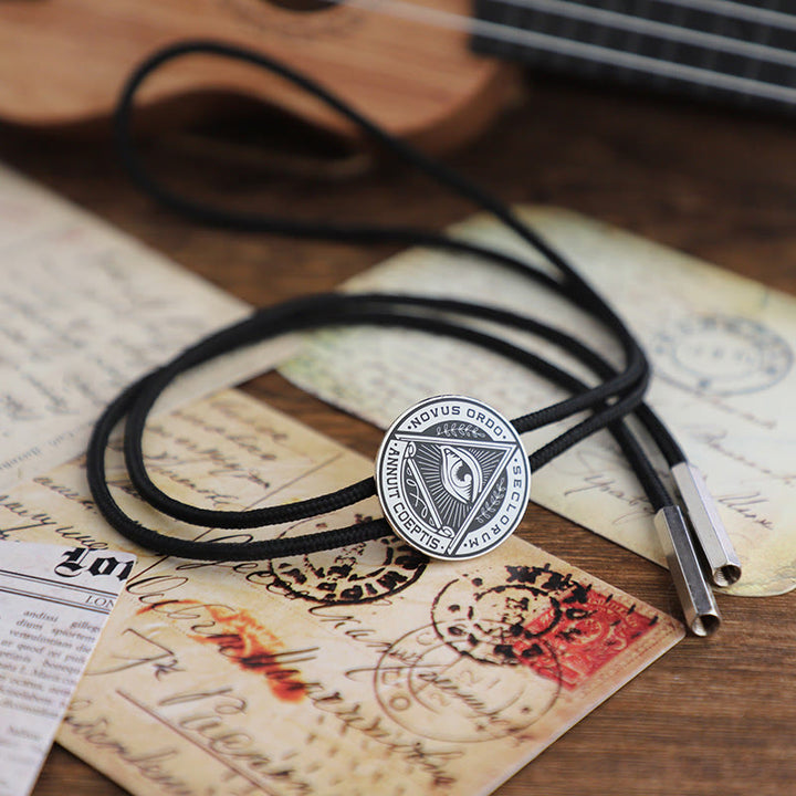 Cravatta Bolo in metallo vintage con iscrizione latina "Occhio della Provvidenza" - Stile n. 2 - image 3