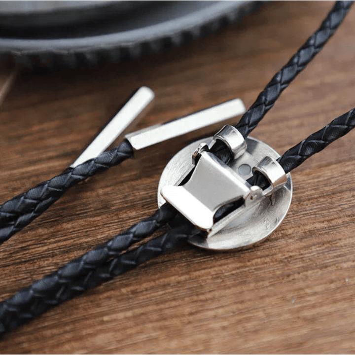 Cravatta Bolo in metallo vintage con iscrizione latina "Occhio della Provvidenza" - image 6