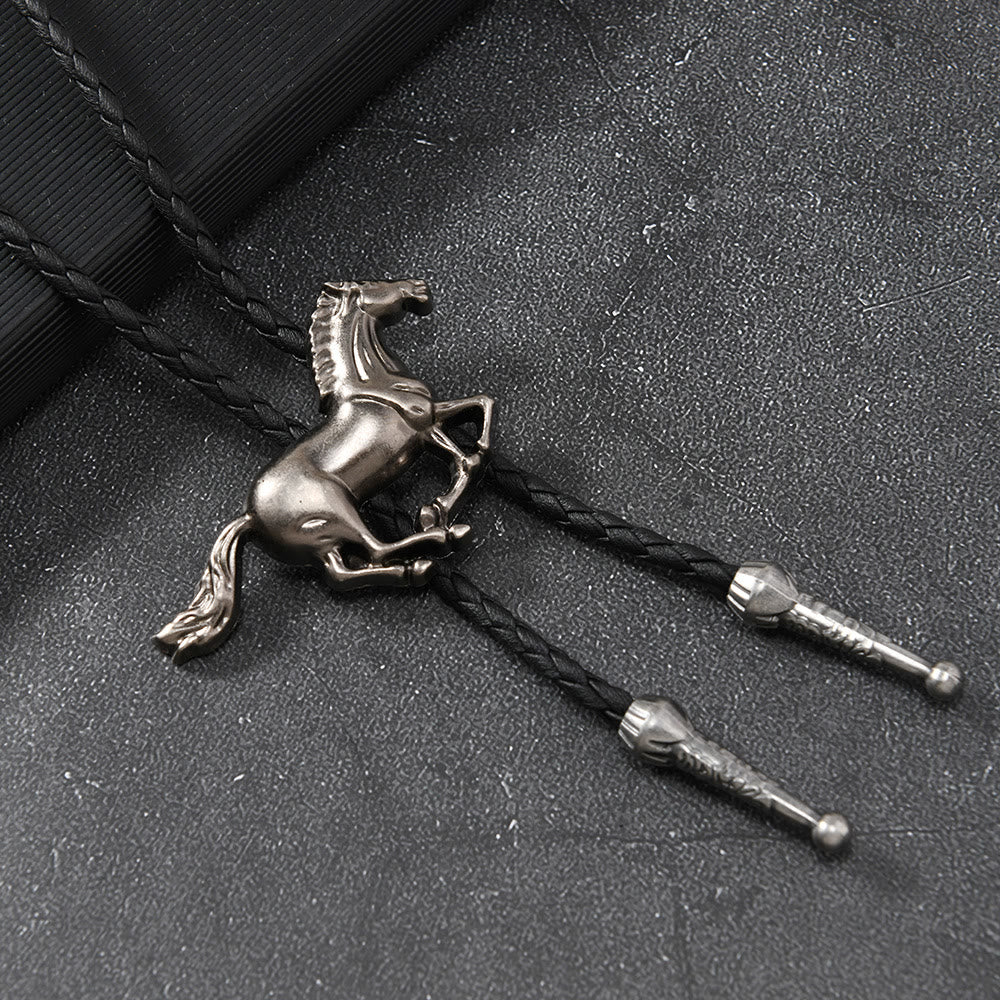 Cravatta Bolo in metallo vintage con emblema del cavallo al galoppo - Argento antico - image 2