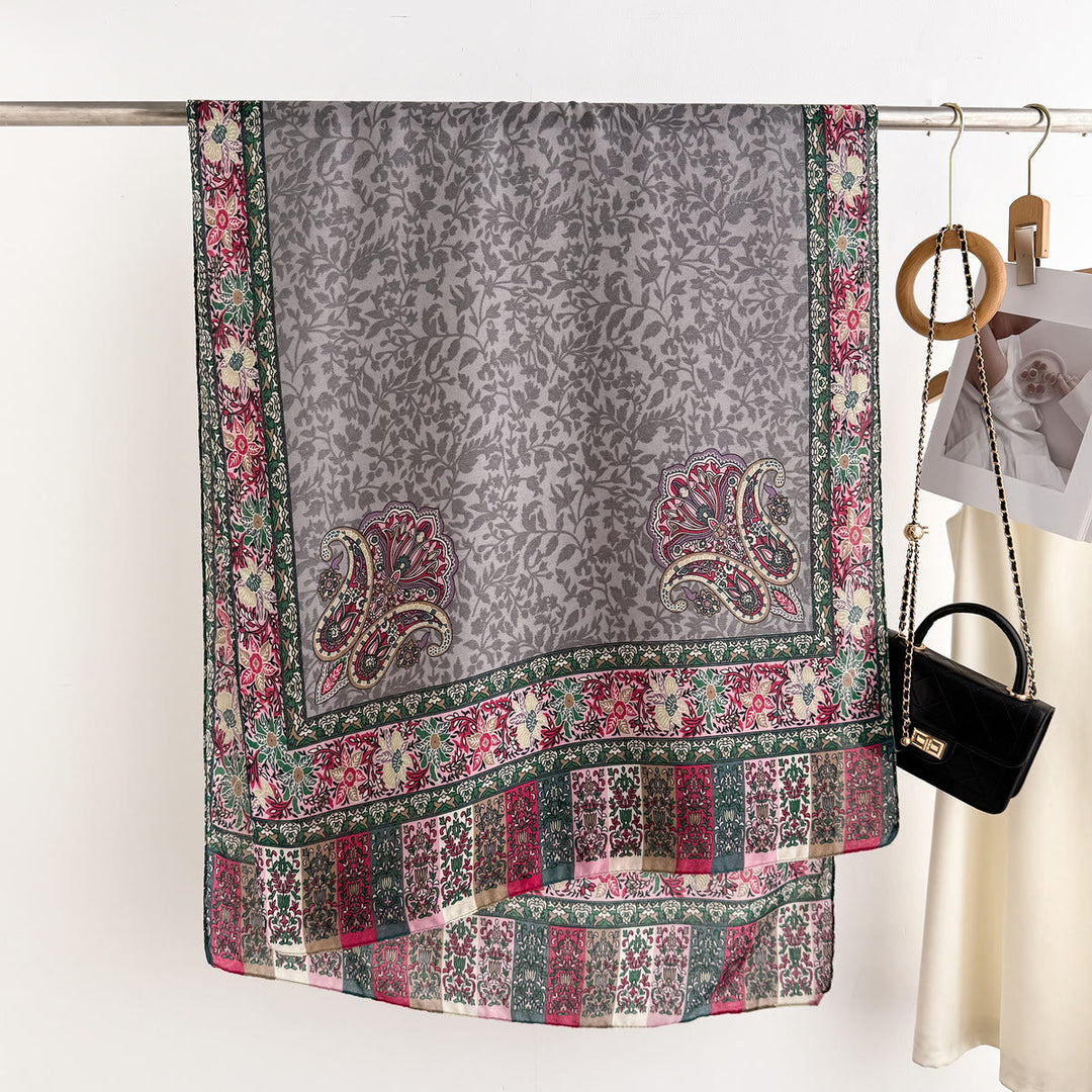 Sciarpa leggera e fluida con motivo retrò da donna - image 7